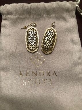 Beautiful Gold Kendra Scott Earrings